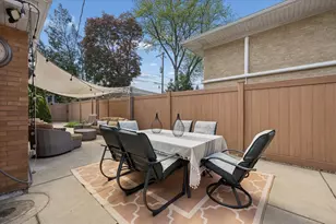 6340 N Indian Rd, Chicago, IL 60646 - Photo 24