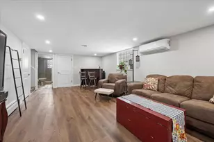 6340 N Indian Rd, Chicago, IL 60646 - Photo 16