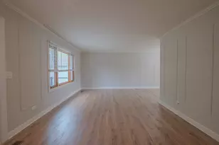 106 S Elroy Ave, Bartlett, IL 60103 - Photo 2
