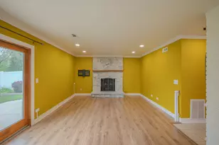 106 S Elroy Ave, Bartlett, IL 60103 - Photo 8