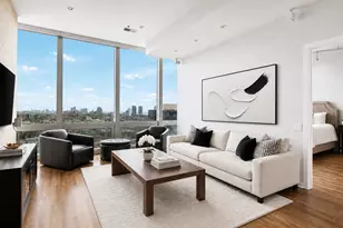 500 W Superior St, Chicago, IL 60654 - Photo 2