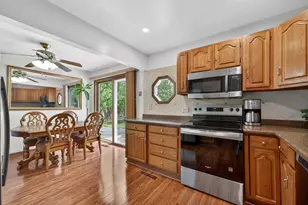 849 Hemlock Dr, Sleepy Hollow, IL 60118 - Photo 12