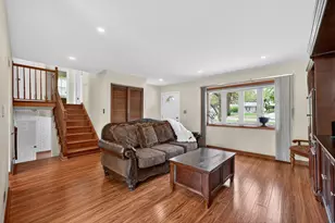 849 Hemlock Dr, Sleepy Hollow, IL 60118 - Photo 6