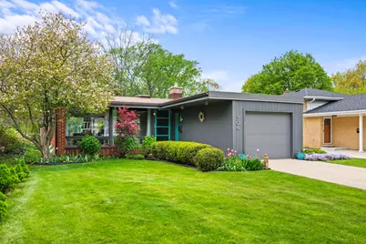304 S Mount Prospect Road, Mount Prospect, IL 60056 - Photo 2