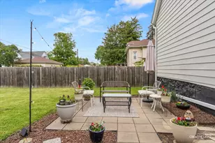 921 Clement St, Joliet, IL 60435 - Photo 18