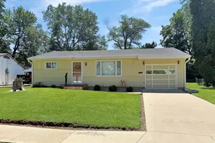 1411 Mark Dr, Freeport, IL 61032 - Photo 1