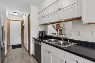 513 East Ave, Streamwood, IL 60107 - Photo 12