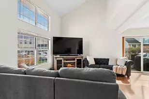 513 East Ave, Streamwood, IL 60107 - Photo 6