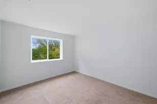 300 S Roselle Rd, Schaumburg, IL 60193 - Photo 18