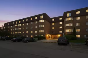 300 S Roselle Rd, Schaumburg, IL 60193 - Photo 30