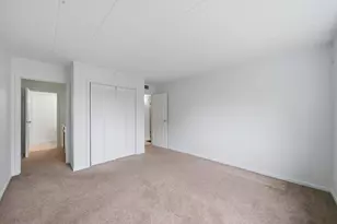 300 S Roselle Rd, Schaumburg, IL 60193 - Photo 16