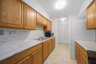 300 S Roselle Rd, Schaumburg, IL 60193 - Photo 12