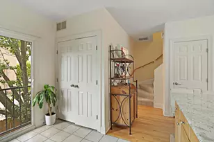 4549 N Central Ave, Chicago, IL 60630 - Photo 2