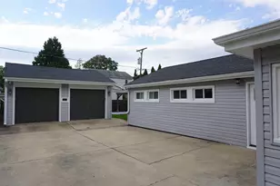 5320 S Madison Ave, Countryside, IL 60525 - Photo 2
