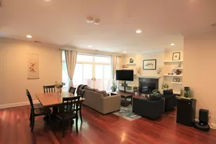 2424 N Southport Ave, Chicago, IL 60614 - Photo 2