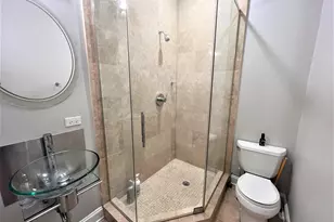 2424 N Southport Ave, Chicago, IL 60614 - Photo 6