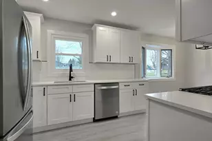 836 Regent St, New Lenox, IL 60451 - Photo 4