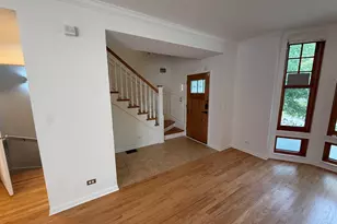 1323 E 61st St, Chicago, IL 60637 - Photo 6