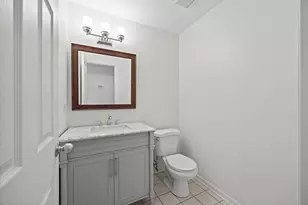1323 E 61st St, Chicago, IL 60637 - Photo 14