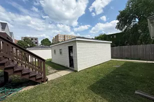 1323 E 61st St, Chicago, IL 60637 - Photo 46