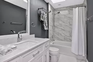 337 W Scarborough Ct, Bloomingdale, IL 60108 - Photo 18