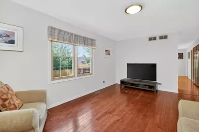 337 W Scarborough Court, Bloomingdale, IL 60108 - Photo 8