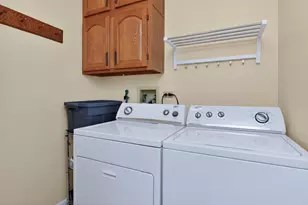 337 W Scarborough Ct, Bloomingdale, IL 60108 - Photo 10