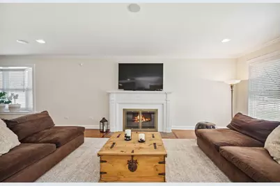 7050 N McAlpin Avenue, Chicago, IL 60646 - Photo 4