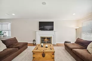 7050 N McAlpin Ave, Chicago, IL 60646 - Photo 4