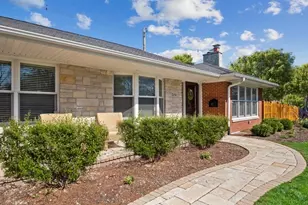 7050 N McAlpin Ave, Chicago, IL 60646 - Photo 2