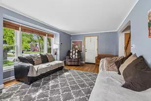 1678 Ash St, Des Plaines, IL 60018 - Photo 4