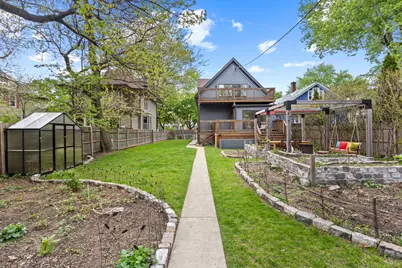 2125 W Greenleaf Avenue, Chicago, IL 60645 - Photo 38