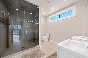 2125 W Greenleaf Ave, Chicago, IL 60645 - Photo 18