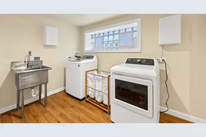 2125 W Greenleaf Avenue, Chicago, IL 60645 - Photo 32