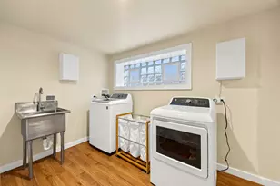 2125 W Greenleaf Ave, Chicago, IL 60645 - Photo 32