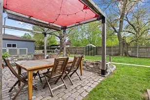 2125 W Greenleaf Ave, Chicago, IL 60645 - Photo 34