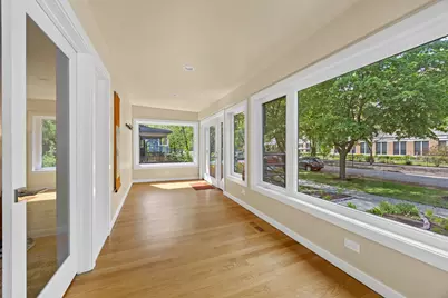 2125 W Greenleaf Avenue, Chicago, IL 60645 - Photo 4