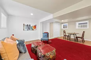 2125 W Greenleaf Ave, Chicago, IL 60645 - Photo 28