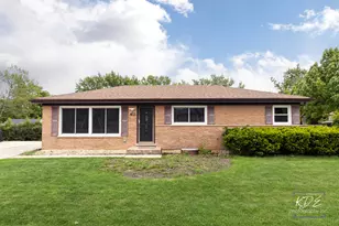 411 E Weathersfield Way, Schaumburg, IL 60193 - Photo 2