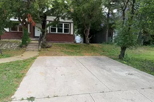 618 N 1st Ave N, Maywood, IL 60153 - Photo 2