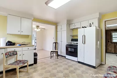 42177 N Lake Avenue, Antioch, IL 60002 - Photo 6