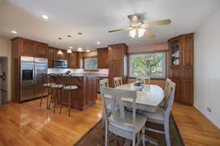 1477 William Clifford Ln, Elk Grove Village, IL 60007 - Photo 4