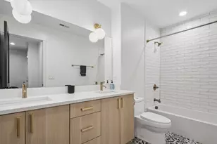 1113 W Chestnut St, Chicago, IL 60642 - Photo 14
