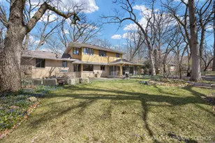 501 Glenwood Trail, Elgin, IL 60120 - Photo 2