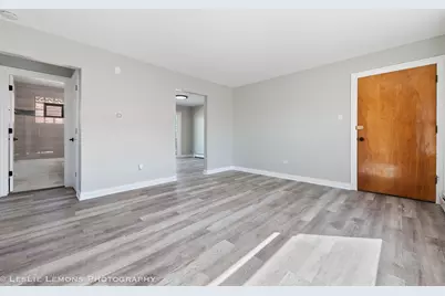 7653 S Roberts Road, Bridgeview, IL 60455 - Photo 6