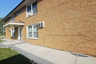 7653 S Roberts Rd, Bridgeview, IL 60455 - Photo 2