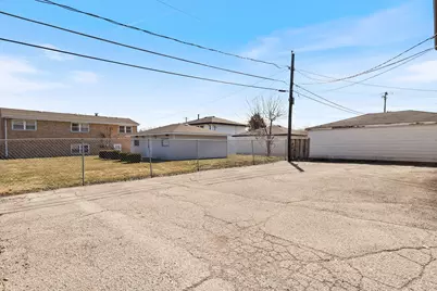 7653 S Roberts Road, Bridgeview, IL 60455 - Photo 40
