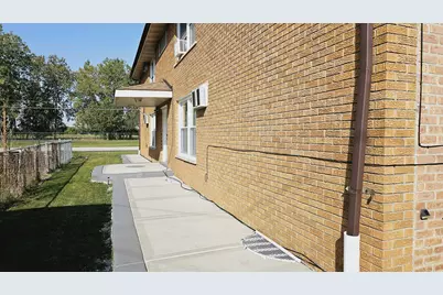 7653 S Roberts Road, Bridgeview, IL 60455 - Photo 38