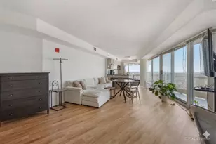 1720 Maple Ave, Evanston, IL 60201 - Photo 4