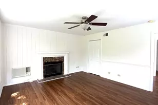 606 S 3rd St, West Dundee, IL 60118 - Photo 4